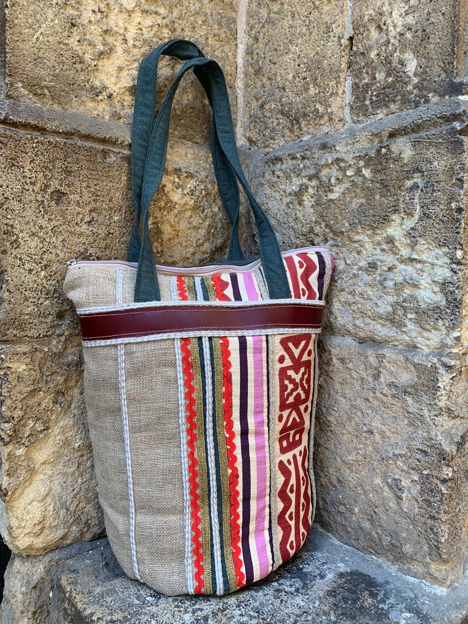 The red strip kenar shoulder bag