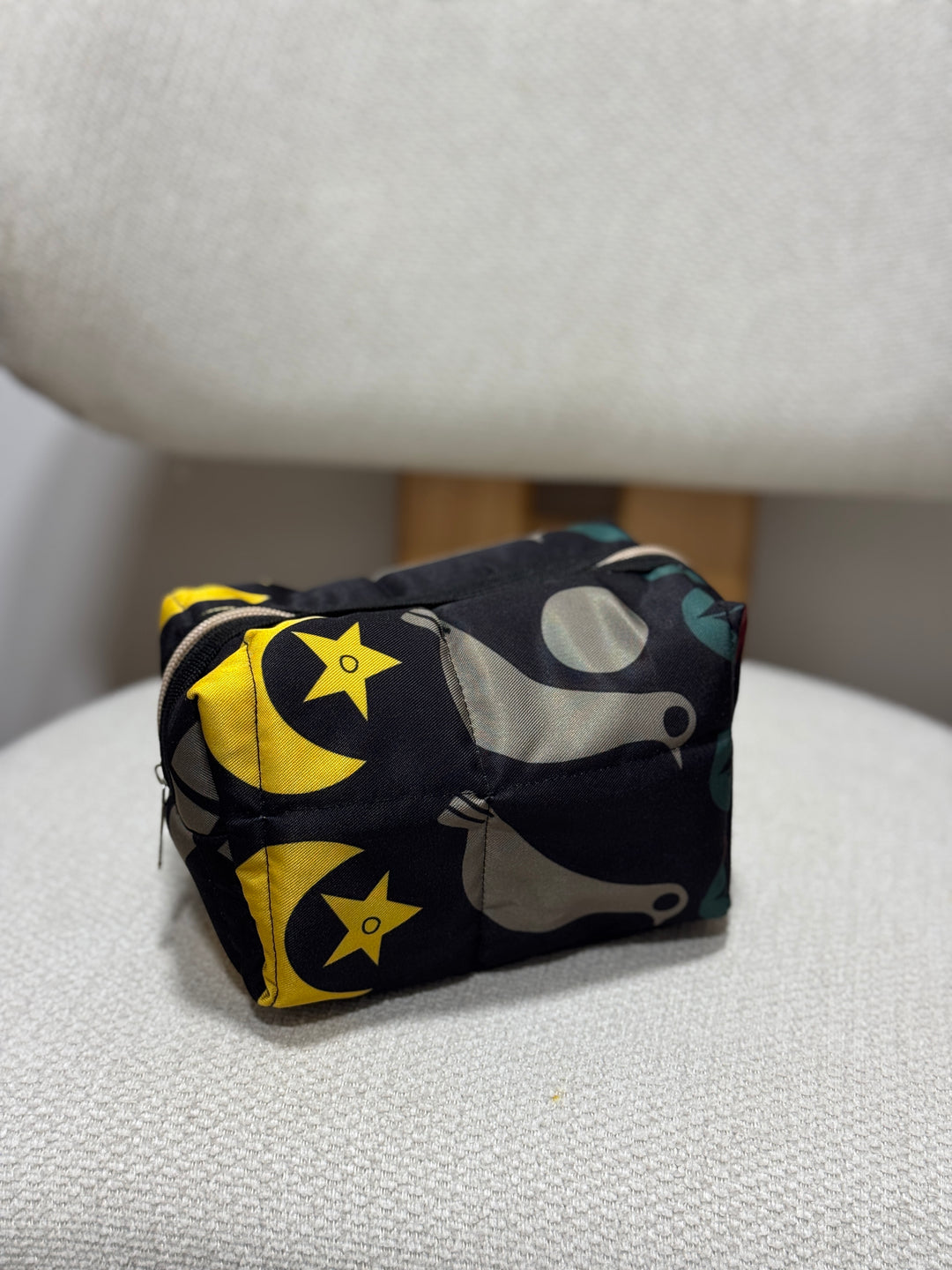 Folklore pattern Padded pouch