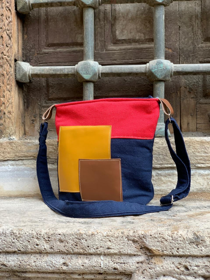 “ G A 4 “ cross bag