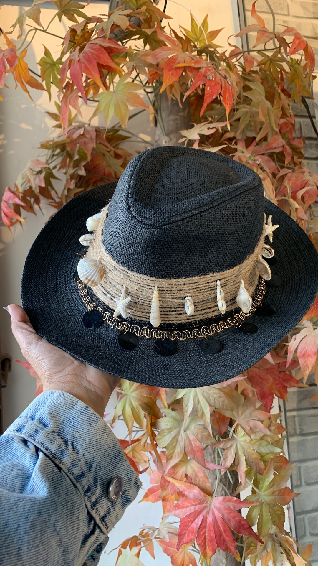 The black sea Chapeau