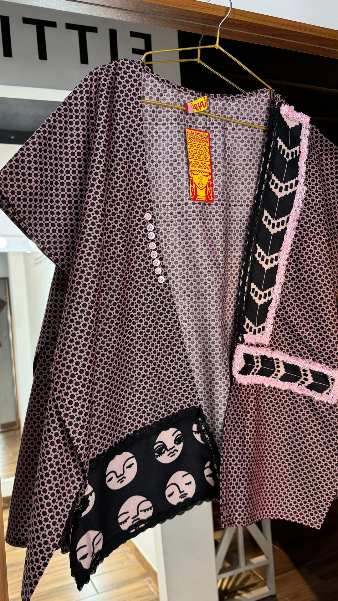 Black “1” cap Kimono