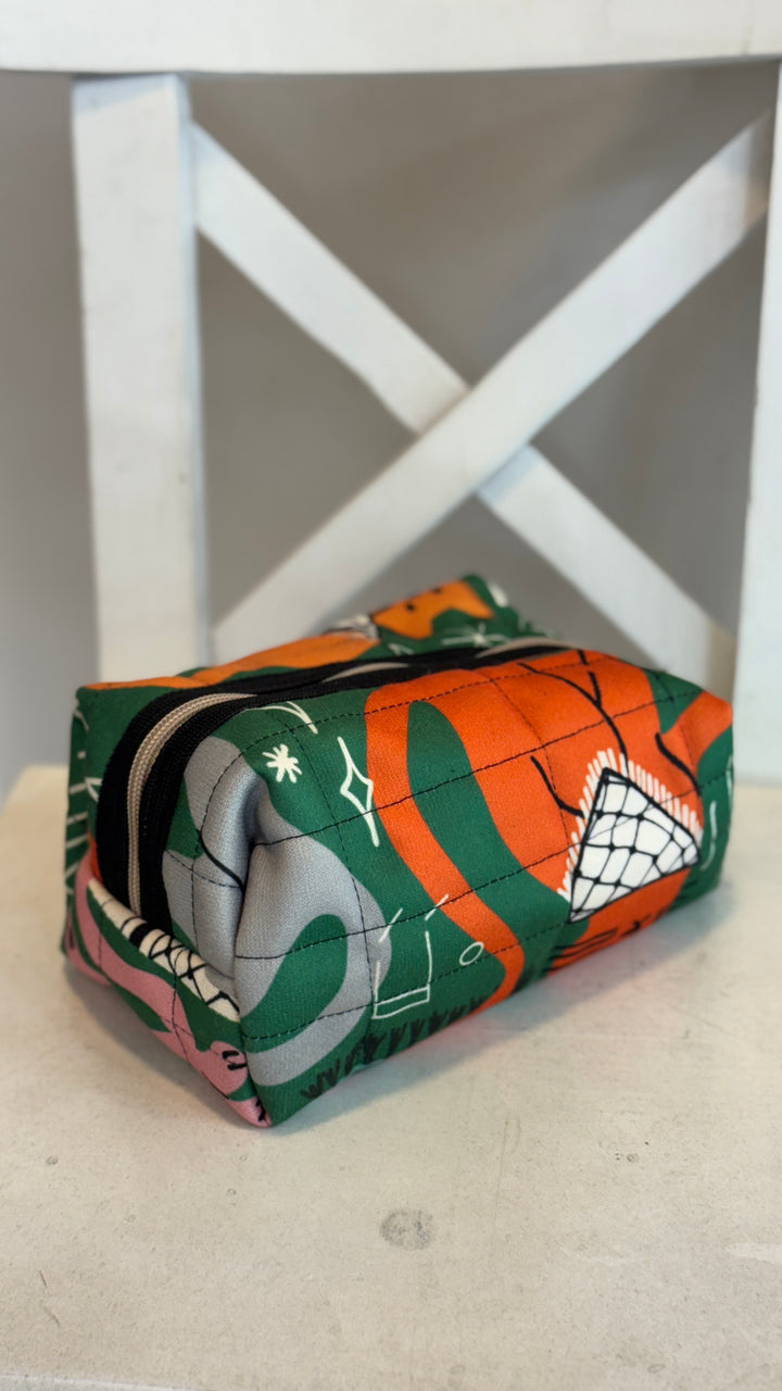 Green cat Padded pouch
