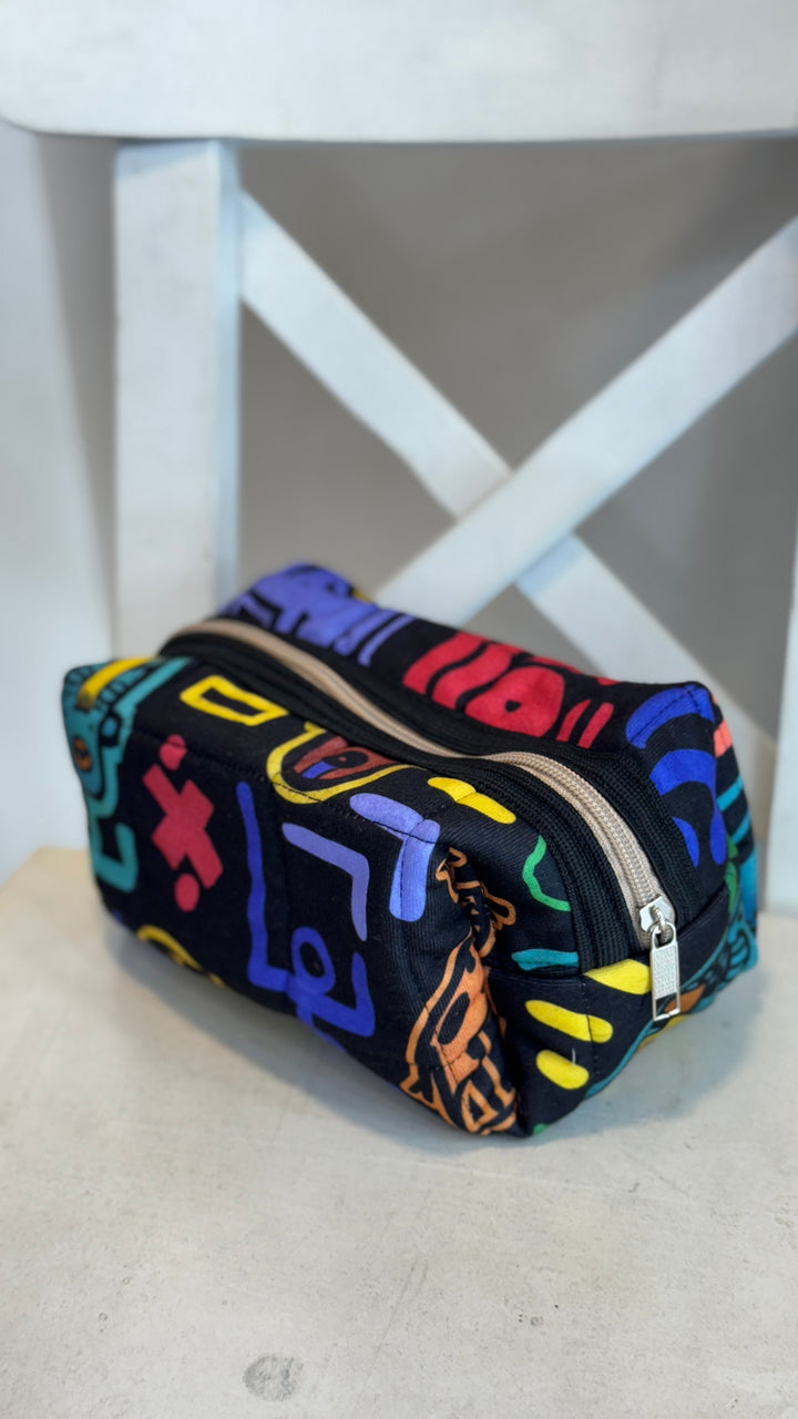 African faces Padded pouch