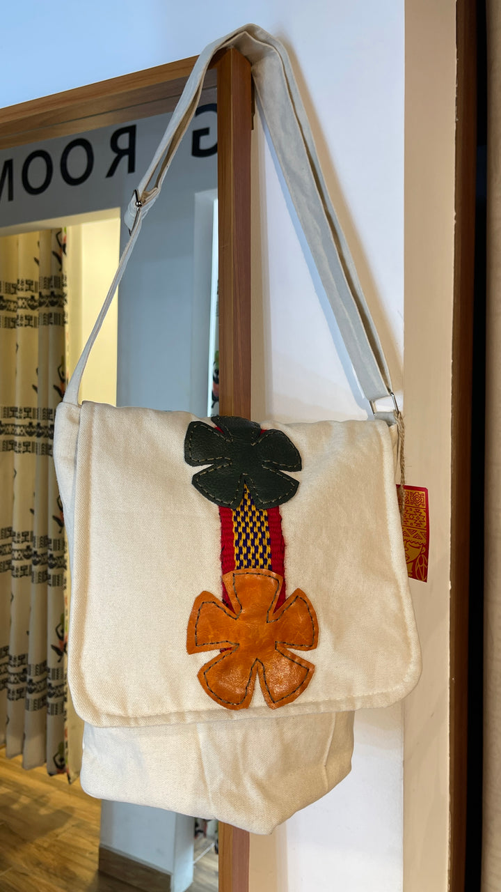 Leather flower cross bag