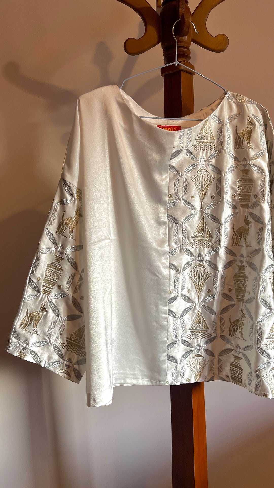 White faro embroidery blouse
