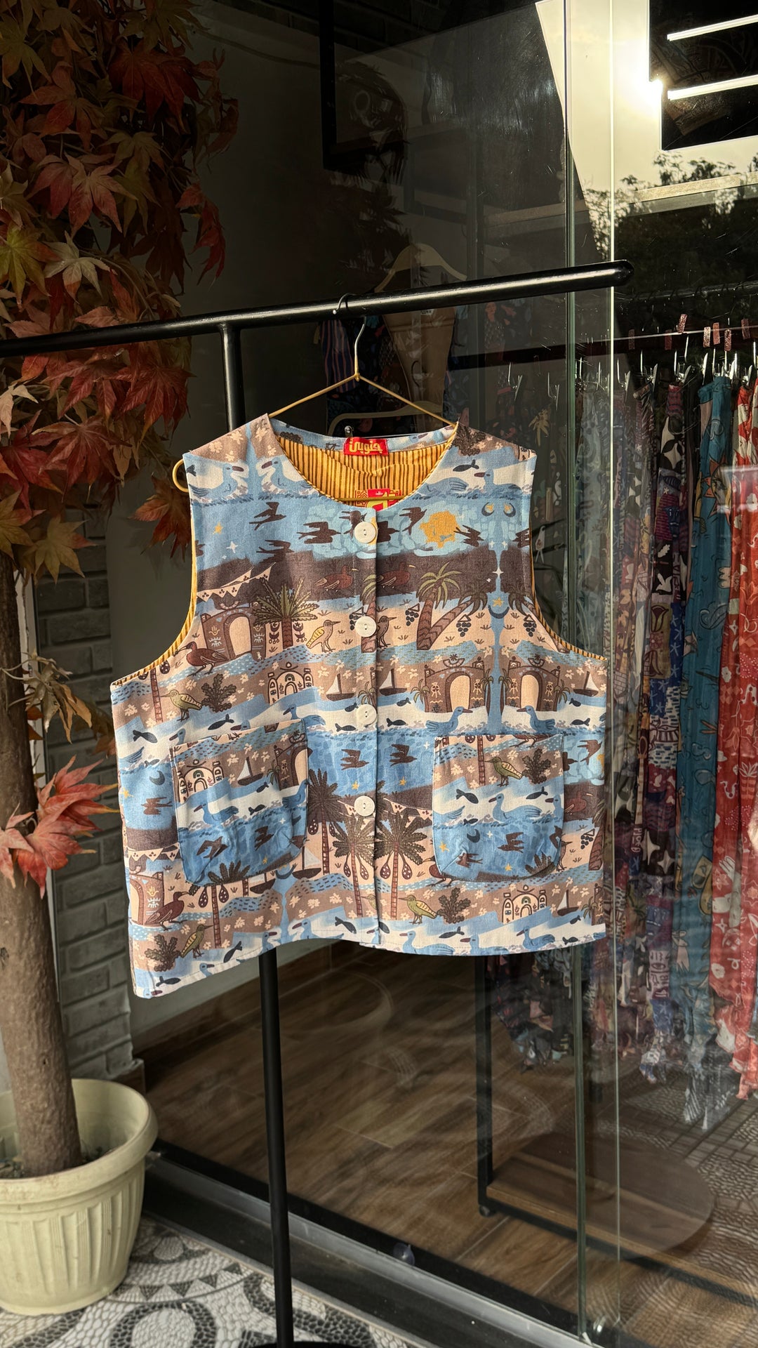 River stories linen vest