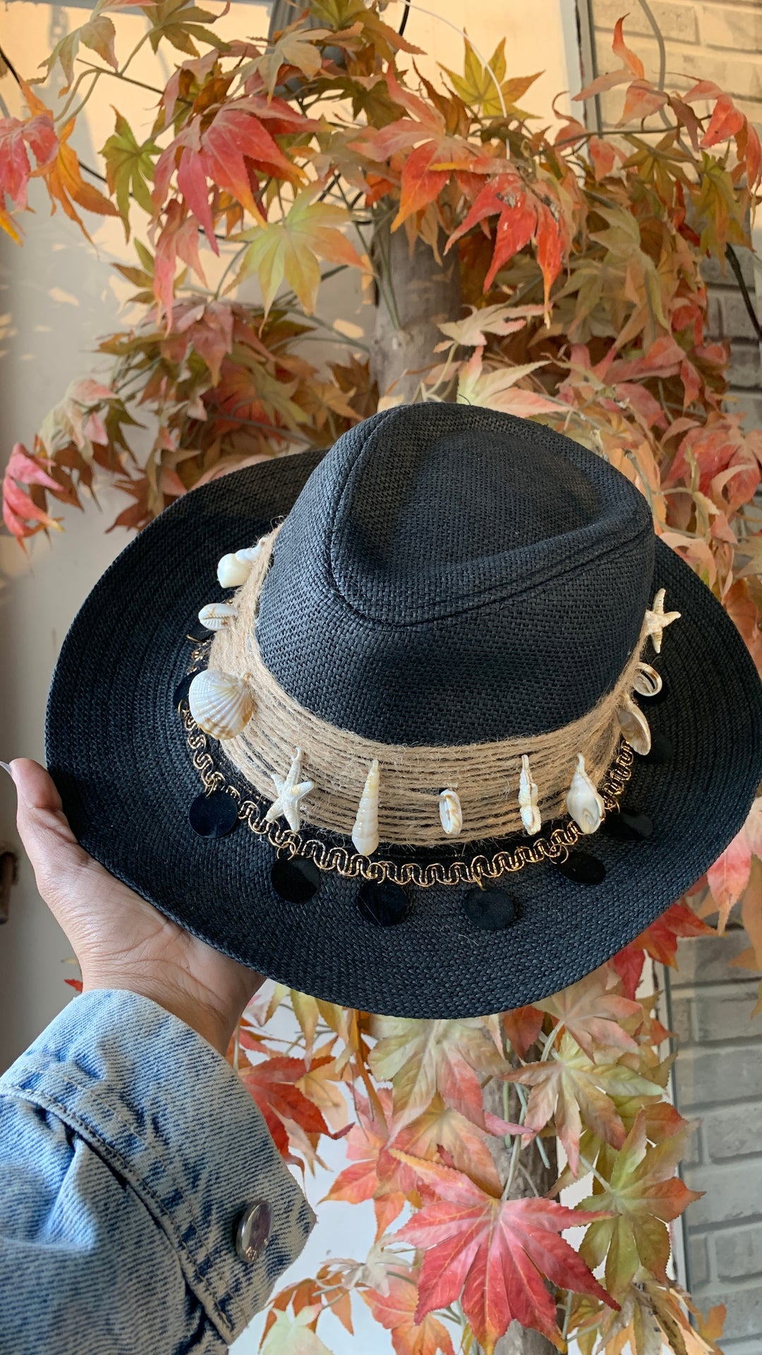 The black sea Chapeau