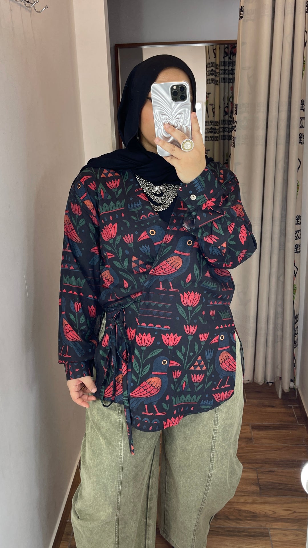 Falcon mosaic tie shirt