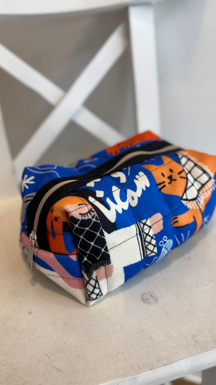 Blue cat Padded pouch