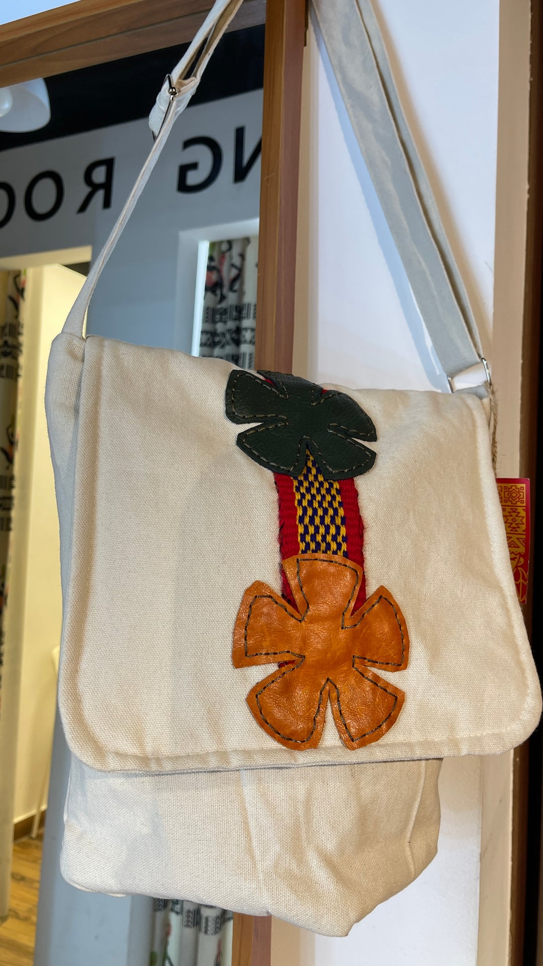 Leather flower cross bag