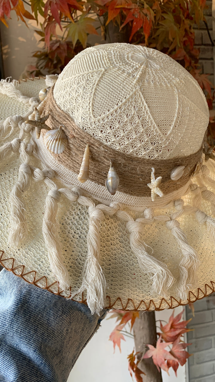 Big circle white sea Chapeau