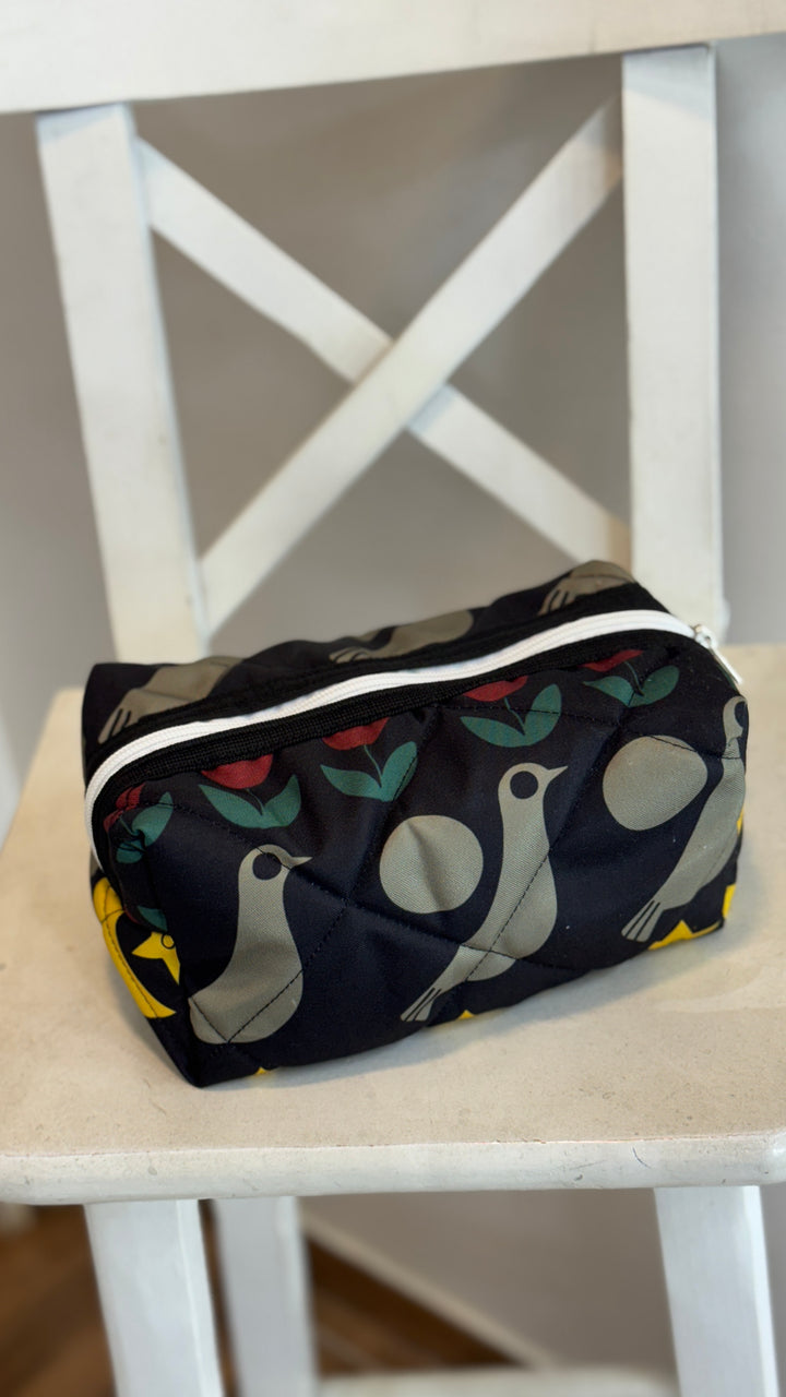 Folklore pattern Padded pouch