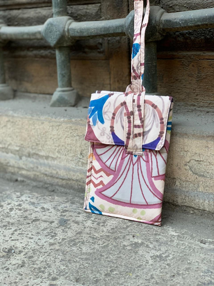 “ G M “  5 clutsh bag