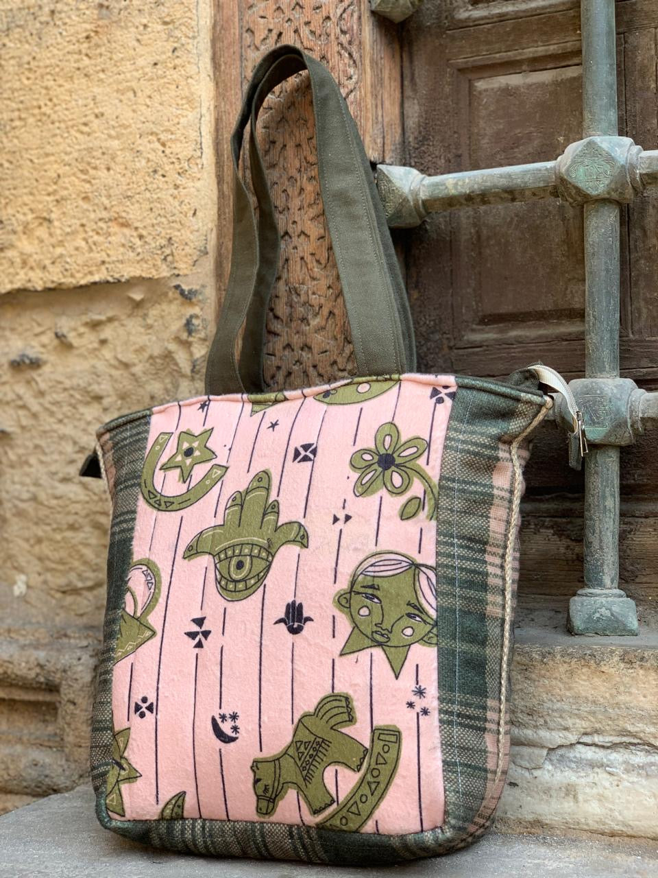 “ Gx 9 “ shoulder bag