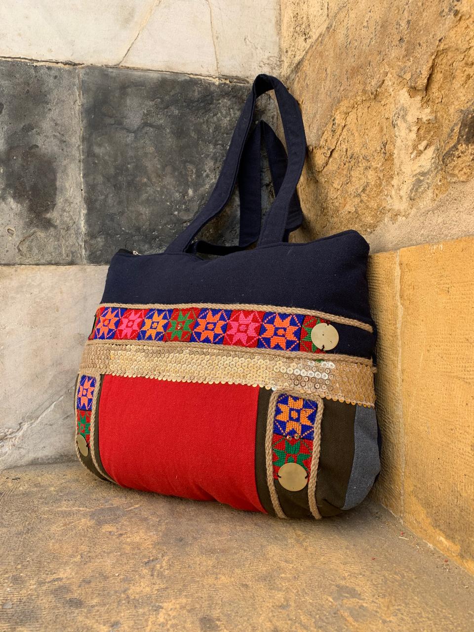 “ A 6 “ shoulder bag