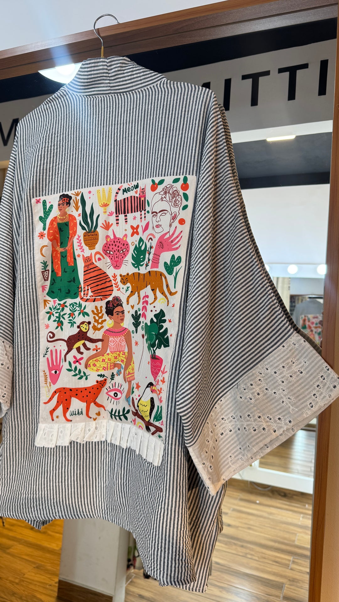 Frida & jangle strip Linen kimono