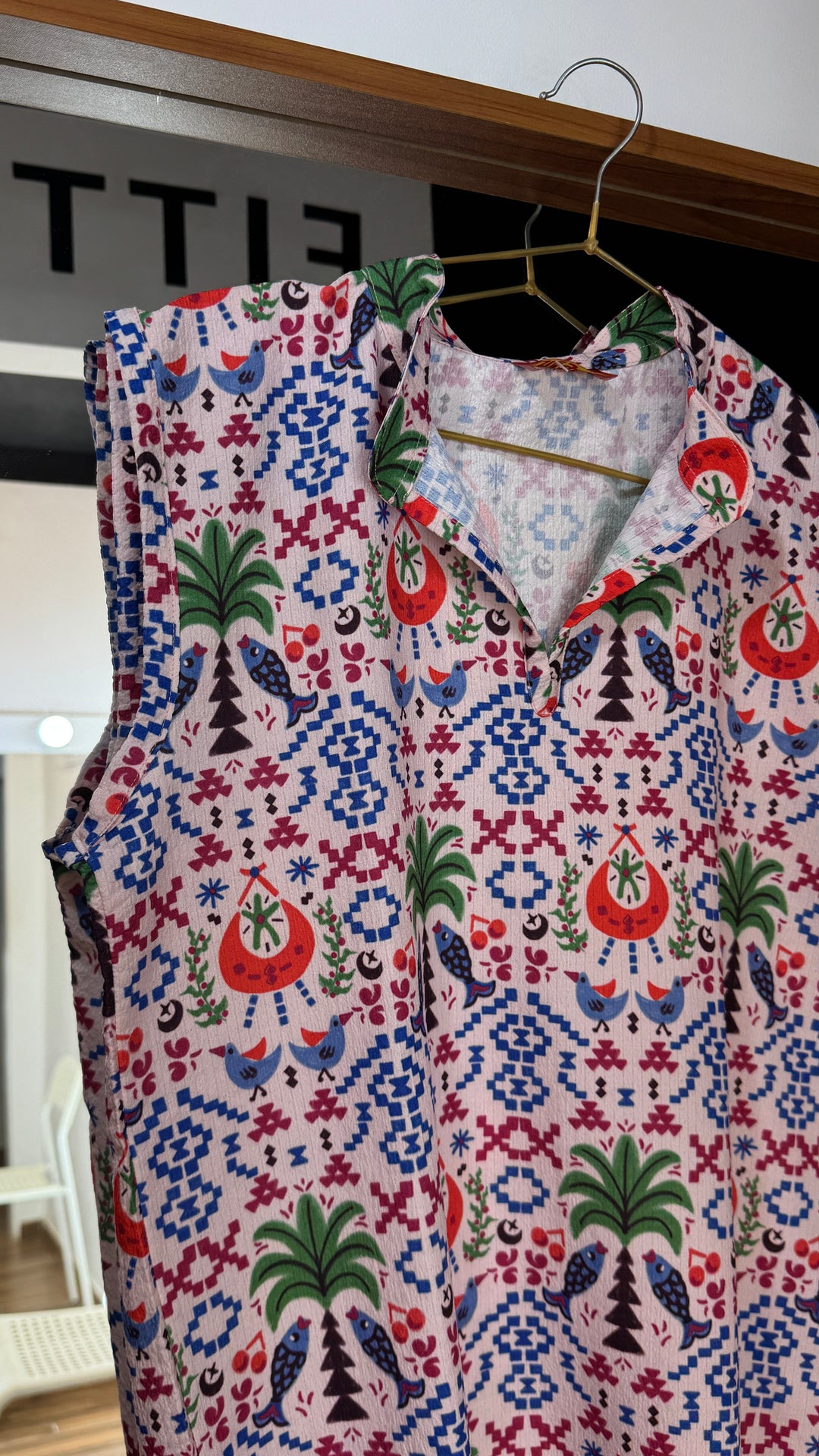 Palm & river vest top