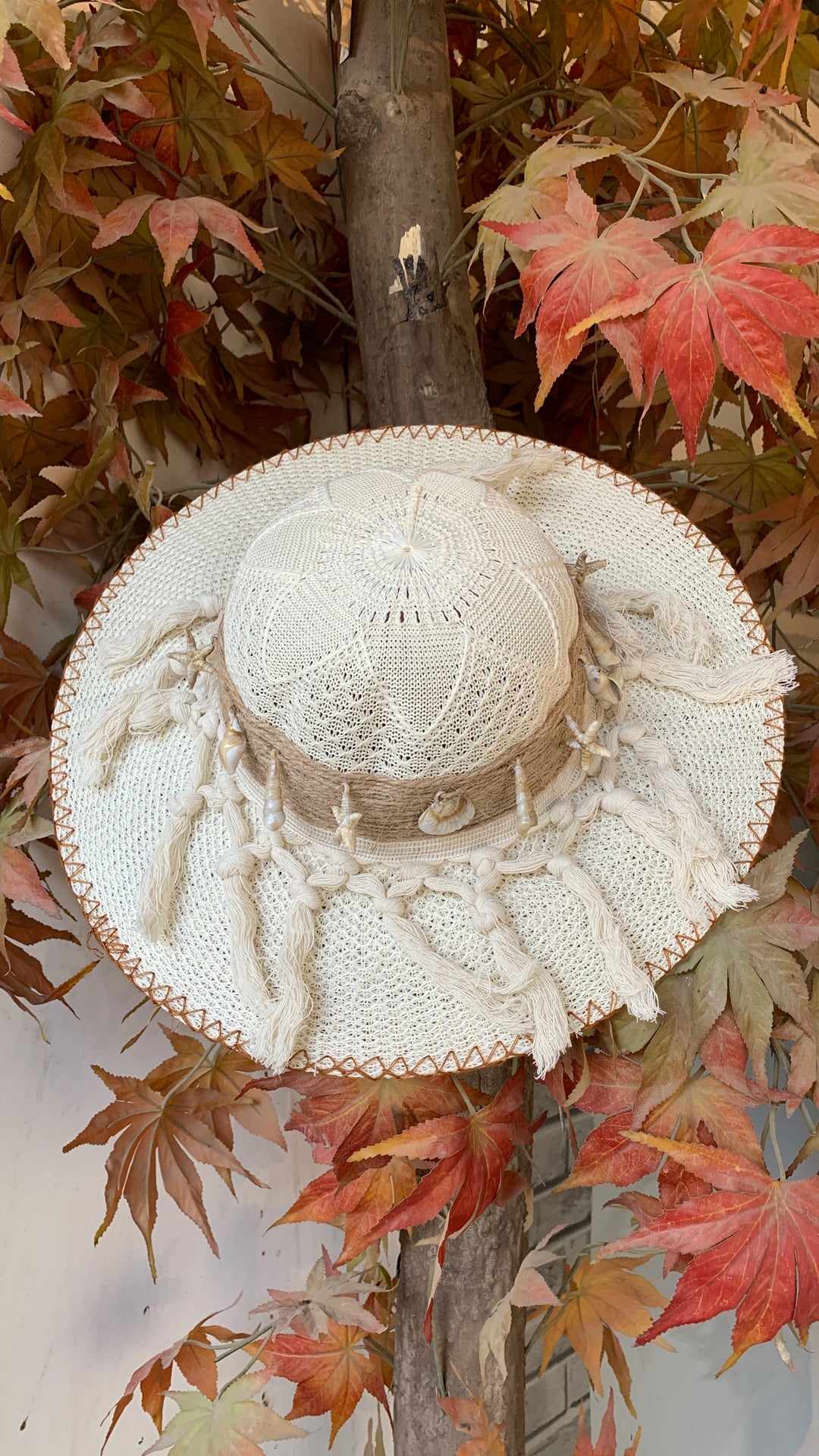 Big circle white sea Chapeau