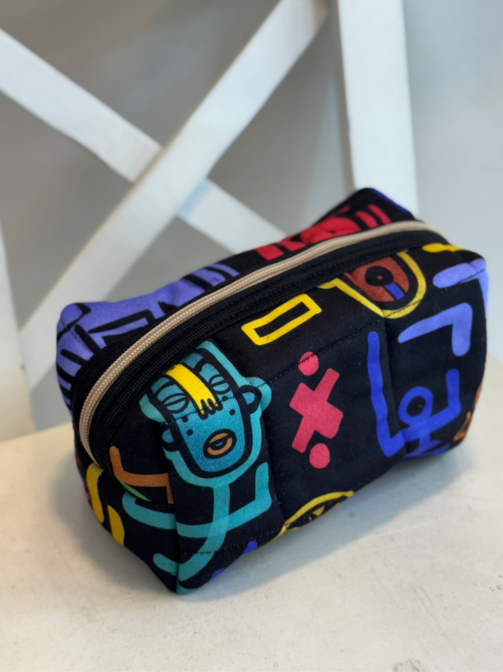 African faces Padded pouch