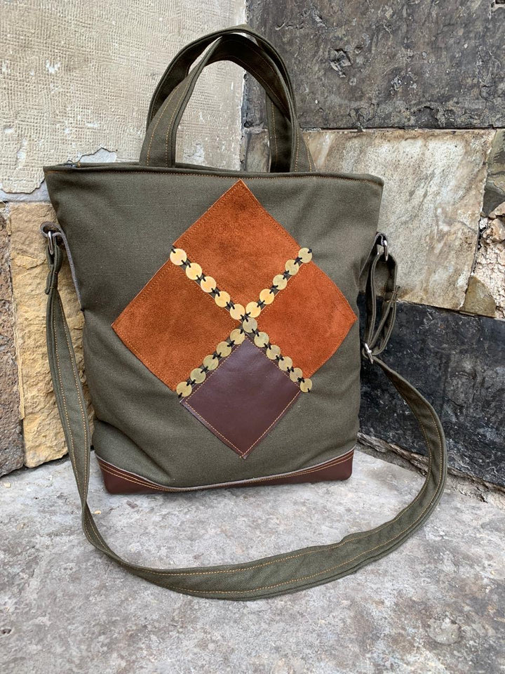 “B” 4 cross / hand bag