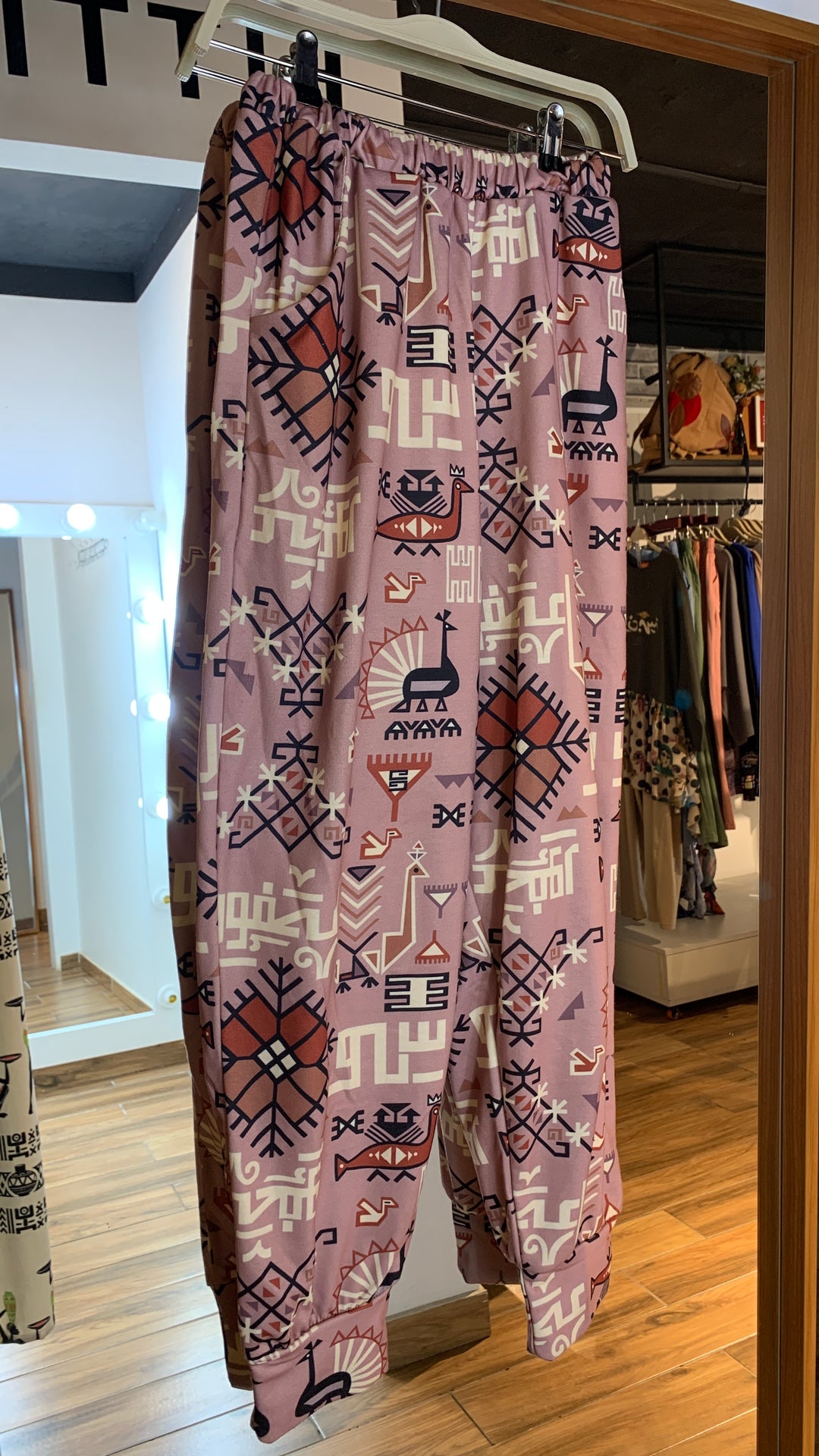 Melton pants “ outlet “